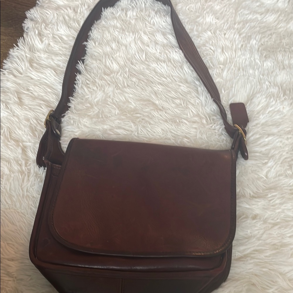 Vintage coach, color, burgundy crossover